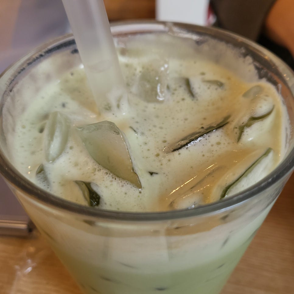 하삼동커피 연안부두점 사진 5