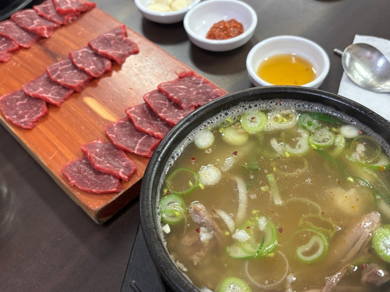 대전 국밥 맛집 태평소국밥 후기｜소국밥 고기양 실화, 육사시미 주말 웨이팅