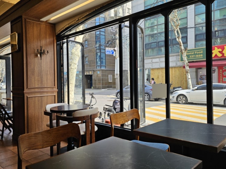  연남동 낙랑파라 커피하우스, 편안한 분위기의 타르트가 맛있는 카페, 분위기 좋은 통창 카페 내돈내산 후기