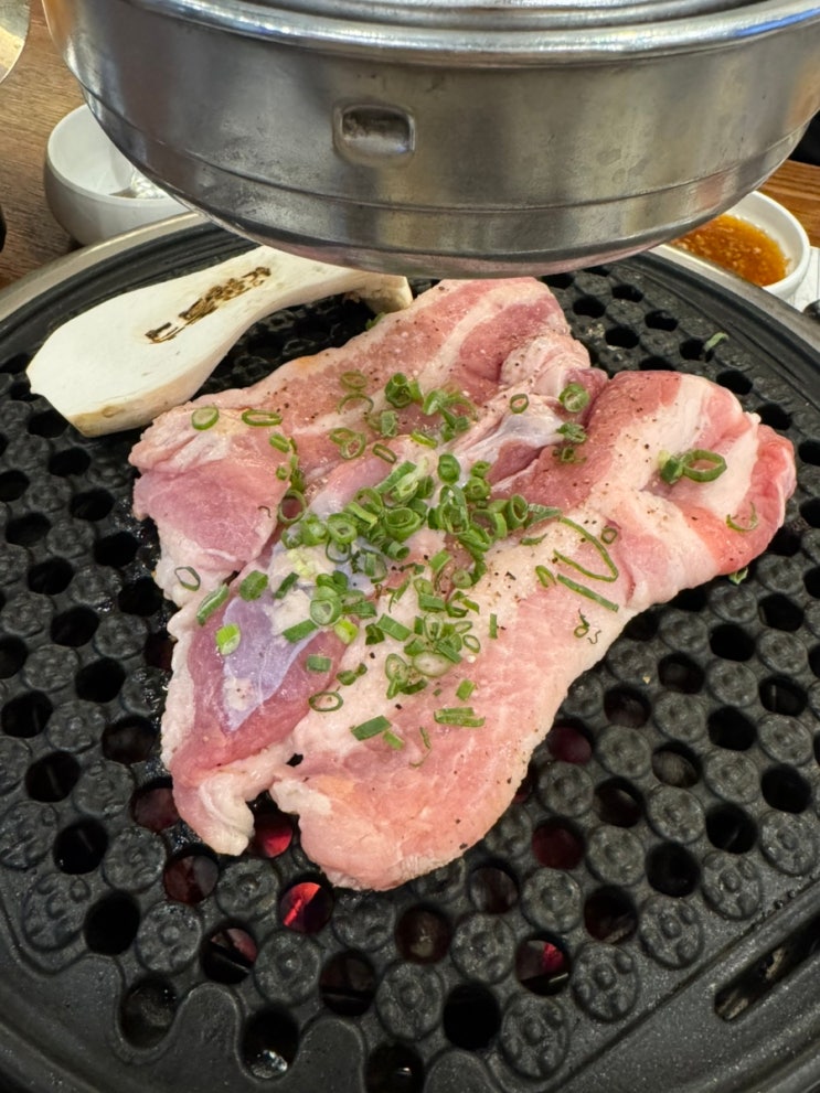  인덕원맛집 가성비 좋은 고기집 갈비 뼈삼겹살 맛집 두툼한가 본점