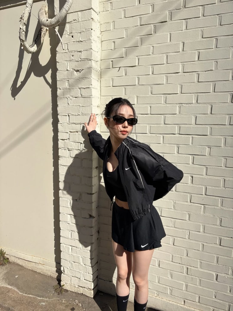  에스파 카리나, 나이키 애슬레저룩과 함께한 봄 점퍼 코디