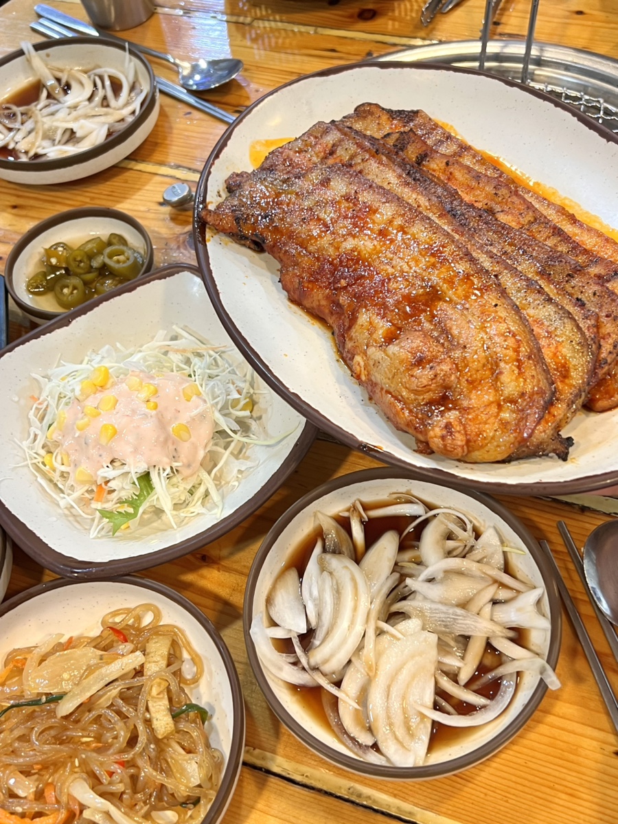 등갈비랑땡초삼겹 사진 1