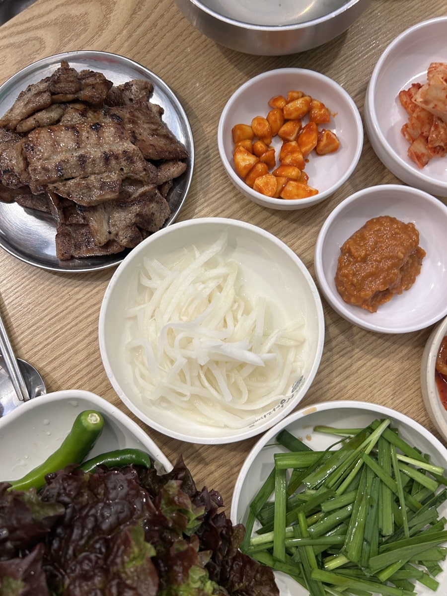 쌍다리돼지불백 원남점 사진 1