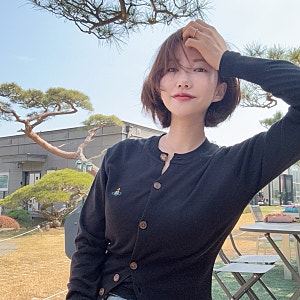 비비안웨스트우드 베아 블랙 가디건 크롭 S 착용핏, 키작녀 비율 좋아 보이는 코디