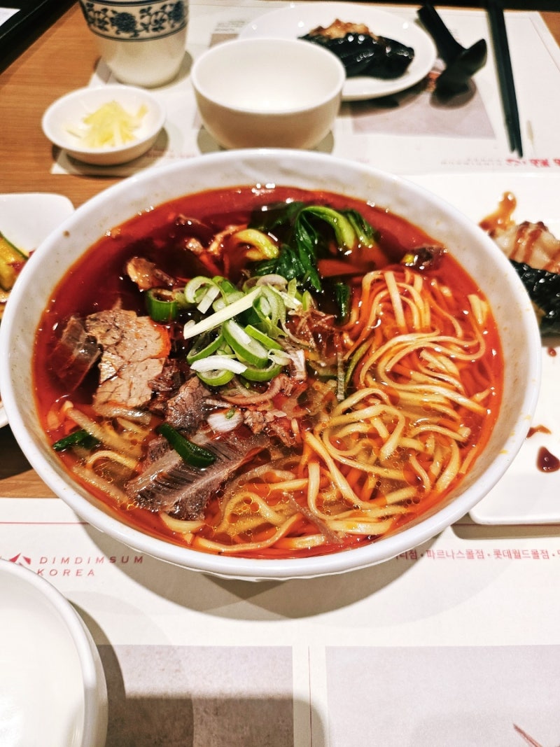 釜山Centum City美食 點點心 新世界百貨公司Centum City店 麻辣牛肉湯麵、鮮蝦韭菜餃、茄子餃