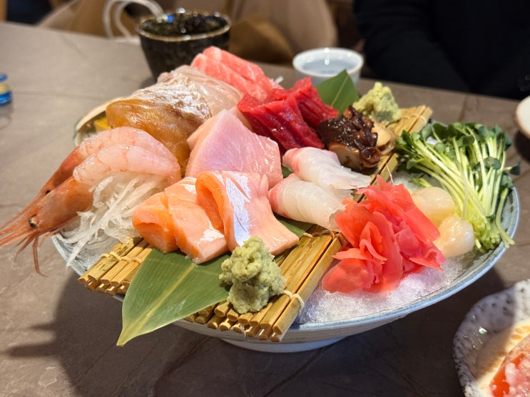  [춘천 맛집] 인생 전복과 사르르 녹는 숙성회, 춘천이자카야 '어담' 사시미 어치모리 후기 