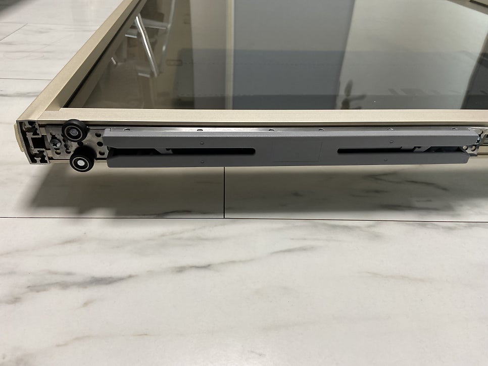 현관중문수리 원슬라이딩도어 댐퍼가 고장나서 교체했어요