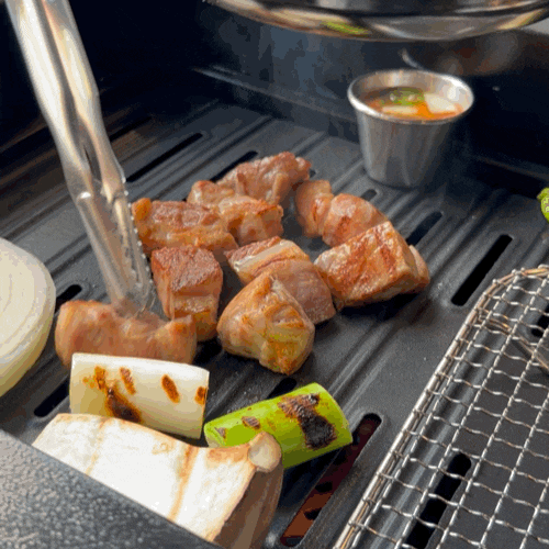  어린이대공원맛집 영화돈, 초벌로 가둔 육즙폭발 숙성목살 삼겹살 해장라면 후기