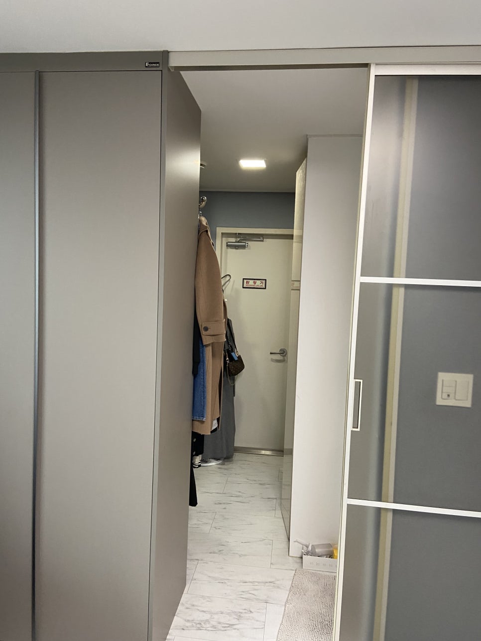 수원중문수리업체 원슬라이딩도어 댐퍼교환 교체 내집처럼작업합니다
