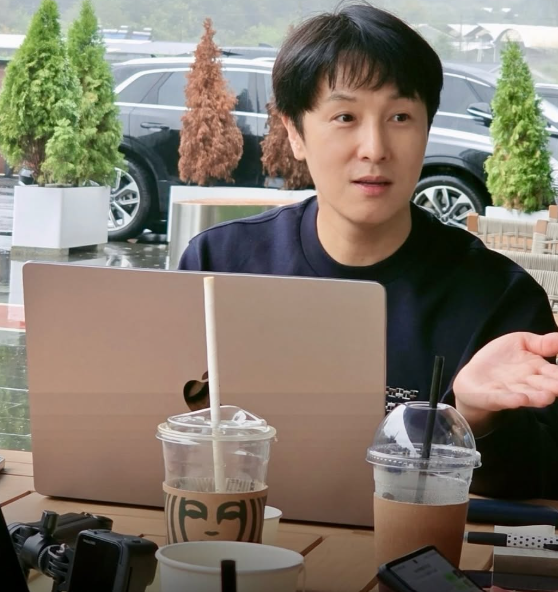 신화 김동완 프로필 나이 학력 사건사고, 여 BJ 폭행 옹호 논란