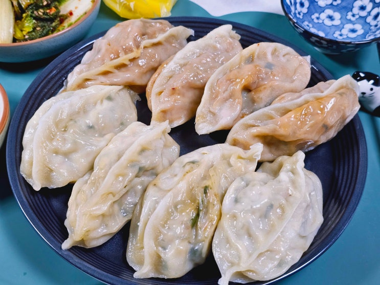  진천 중앙시장 만두맛집 경희네만두 포장 후기 (ft.김치만두, 고기만두, 겉절이)