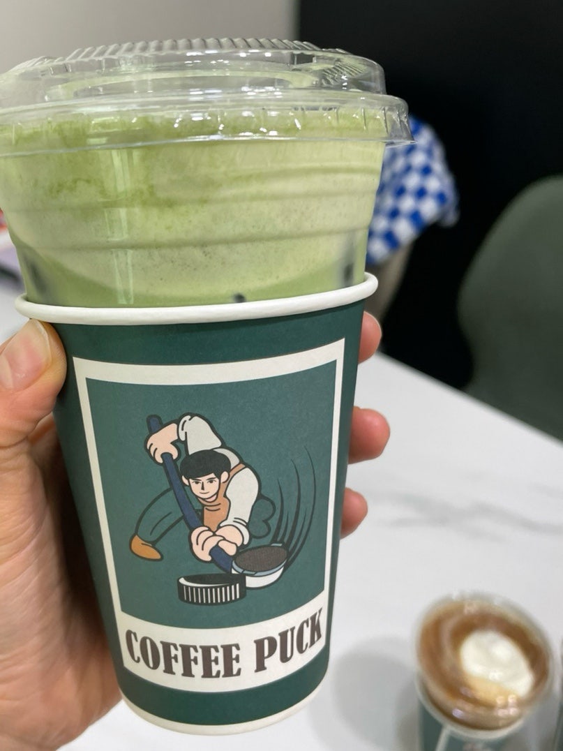 커피퍽 구영리점 사진 1