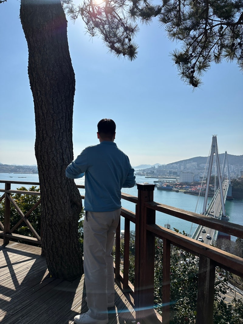 [전남] 여수 당일치기! 돌산공원 - 퍼즈(pause) 카페 - 만성리검은모래해변 - 마래2터널! 꽃돌게....