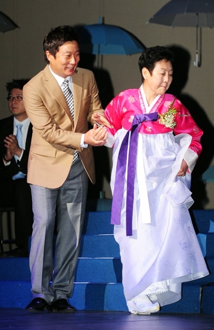  이수근 무속인 어머니와 가슴 아픈 가족사 총정리