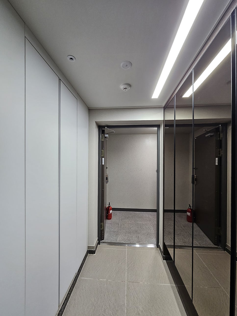 부산 무옵션아파트 맞춤가구제작 에코델타 더 베르힐 냉장고장 팬트리 공틀도어 오븐장 설치
