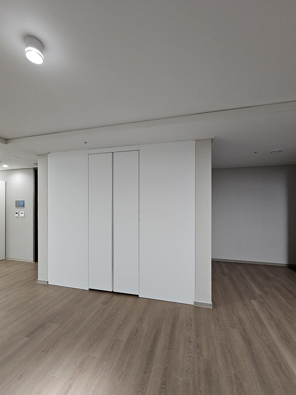 부산 무옵션아파트 맞춤가구제작 에코델타 더 베르힐 냉장고장 팬트리 공틀도어 오븐장 설치