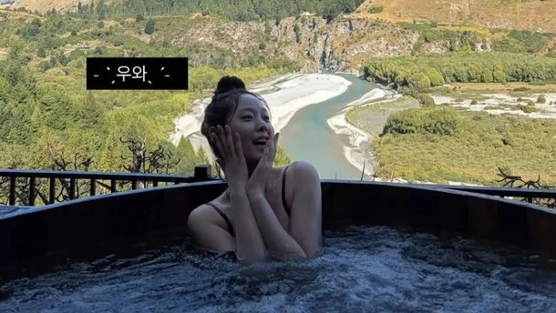 설현 수영복 차림 뉴질랜드 온천 여행 근황 차기작 정보 나이 프로필 인스타