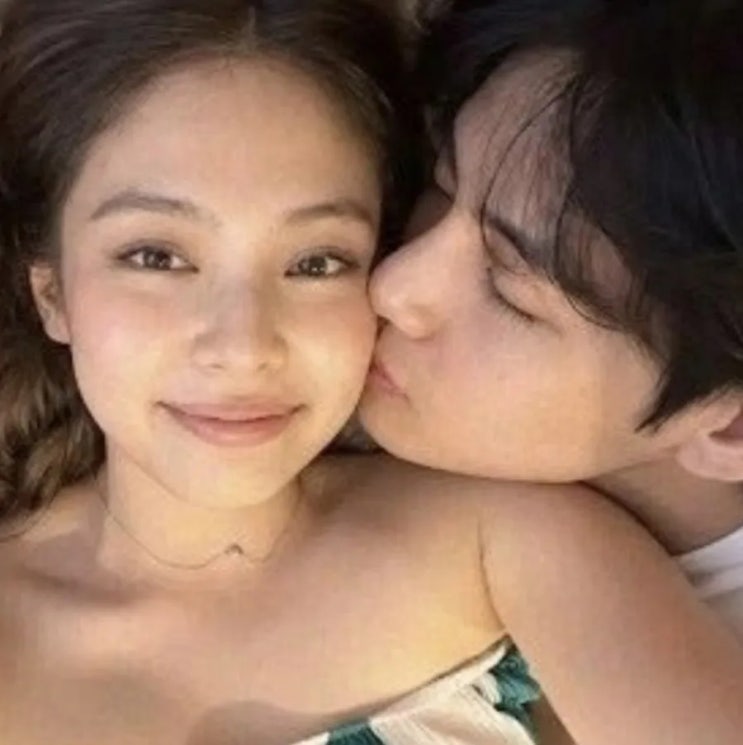  "제니 뷔 미공개 사진 떴다" 더이상 반박 불가, 알고보니..