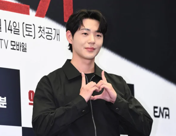 신재하, 김희애 아들 역 캐스팅! '골드 디거' 27살 연상연하 로맨스 파격 라인업 완성 (원작 프....