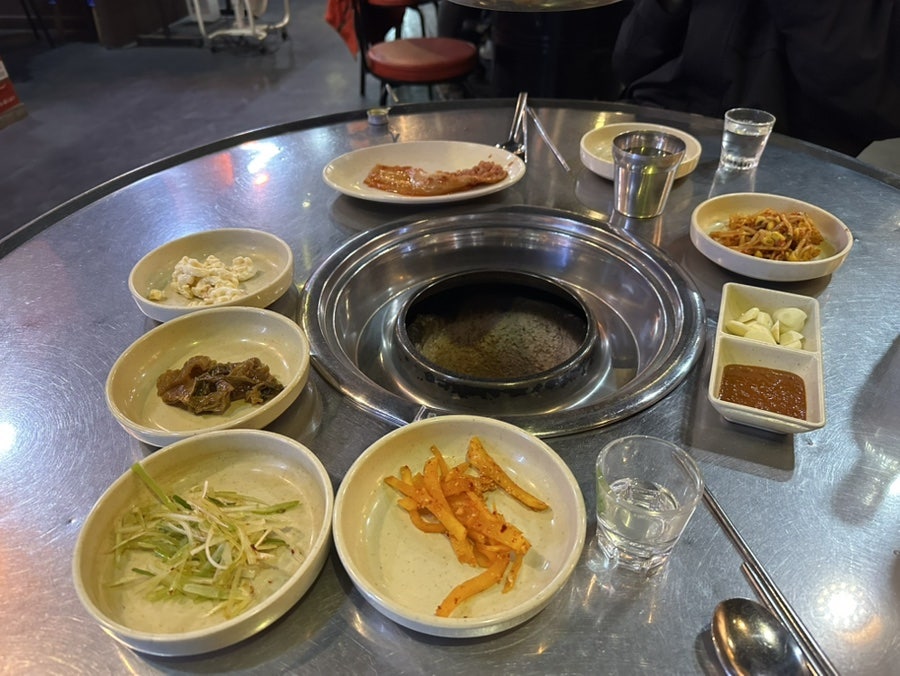 연탄위에노는흑돼지 사진 4