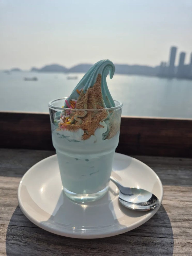  26.03 부산 영도 카페 흰여울문화마을 후기
