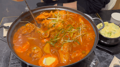  오산역밥집 '닭 요리를 파는 닭집' 닭다리가 무려 4개인 사다리닭볶음탕