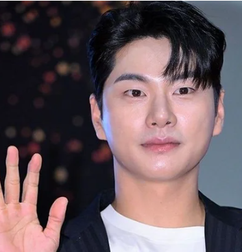 이이경, 방송계 손절당하더니 뜻밖의 근황...'나는 솔로런' 참석