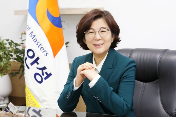 김보라 안성시장 프로필 단수공천 고향 나이