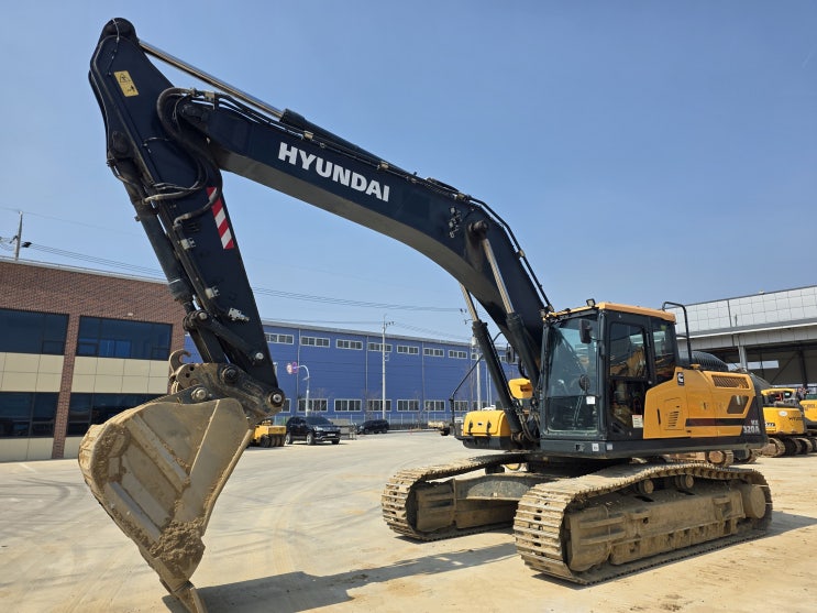  현대 HX320A 2023년식 집게라인 10 궤도형 중고굴삭기