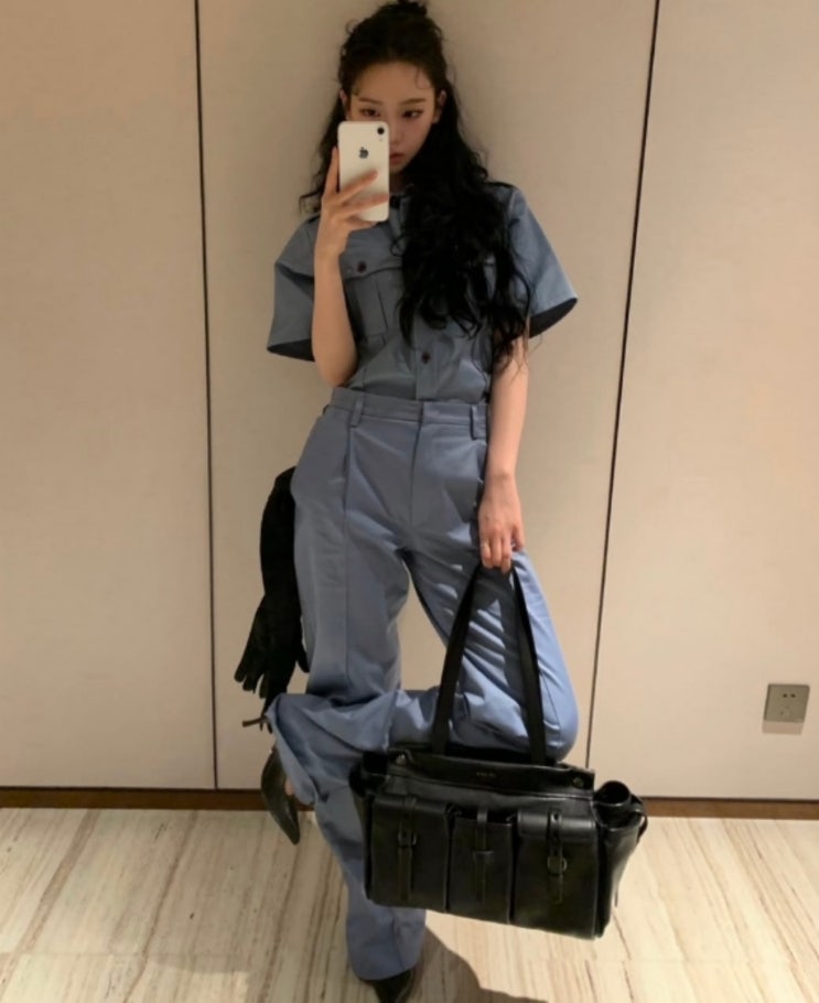  카리나 프라다 셋업 코디 워크웨어 무드 봄 데일리룩 정리