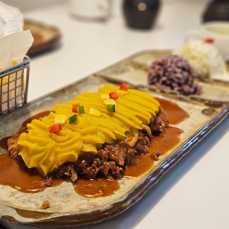  신사역 맛집 돈까스 이끼롤까스 가로수길 점심 맛집