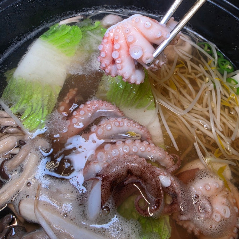 봄 제철 알쭈꾸미 샤브샤브 레시피 만들기｜손질부터 칼국수 마무리까지 집에서 해먹기