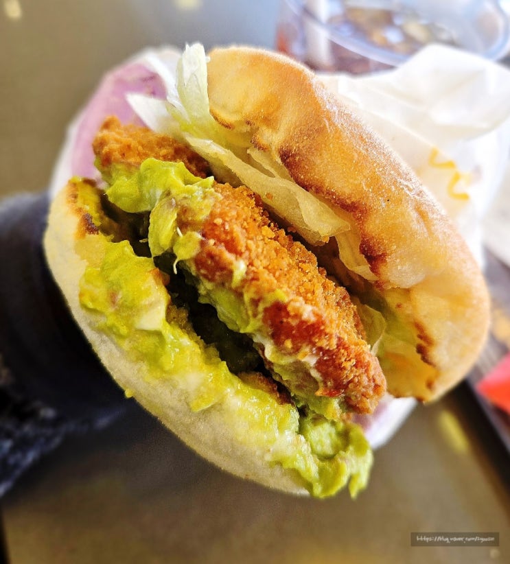  맥도날드 맥모닝 시간, 메뉴 과카몰리 치킨 머핀 이렇게 맛있다고?