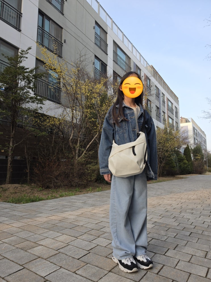  아토스테이 데일리 크로스백 후기 :) 미니멀한 하프문 쉐입 데일리백 추천