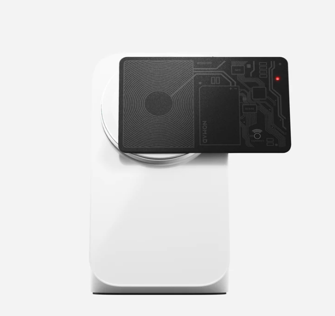  지갑 속의 조용한 보험. Nomad Tracking Card Air