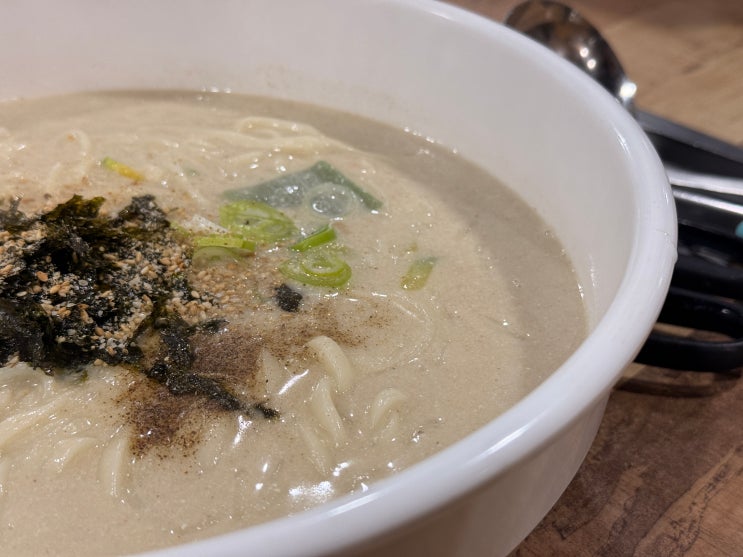  [춘천 맛집] "이게 진짜 들깨지!"  백일칼국수 우두점 : 튀김만두와 환상 조합 