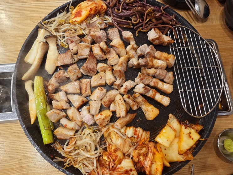  구디삼겹살 다 구워주는 콜키지프리 고기집 월화식당 구디점