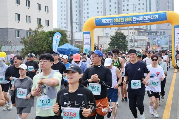 “더 젊어진 마라톤대회” 제20회 정남진 장흥 전국마라톤 2600명 참가로 성황