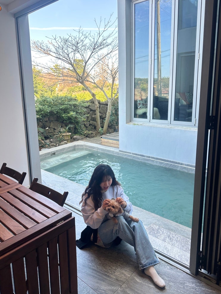  제주 동쪽 애견동반 숙소 누운 풀빌라 제주도 조천 독채 자쿠지 펜션