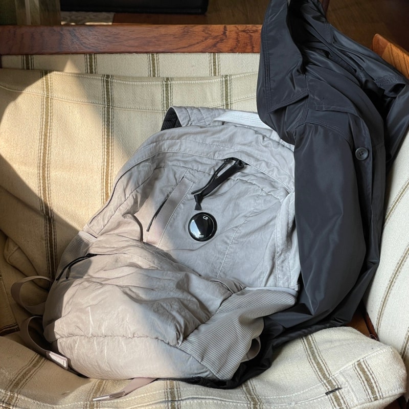 [리뷰] CP Company Nylon B Backpack, 사나이를 설레게하는 CP컴퍼니 렌즈백 / CP컴퍼니 정품 확인법