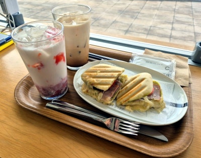 양재천 통창 카페 넓고 쾌적한 카페다이나 후기