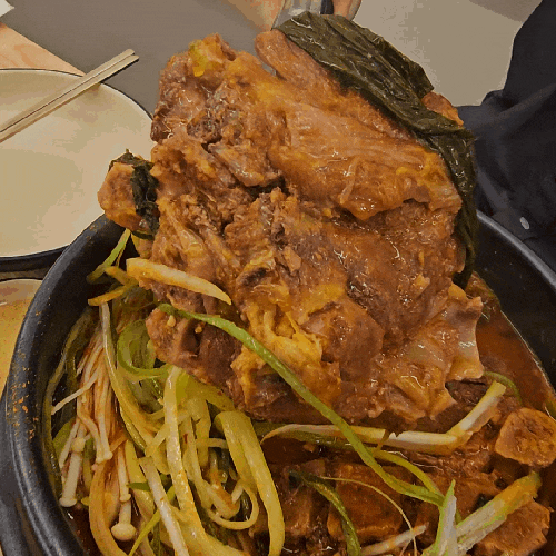  온천장 감자탕 맛집, 몸에좋은뼈감자탕 | 푸짐한 몸뼈해장국 후기