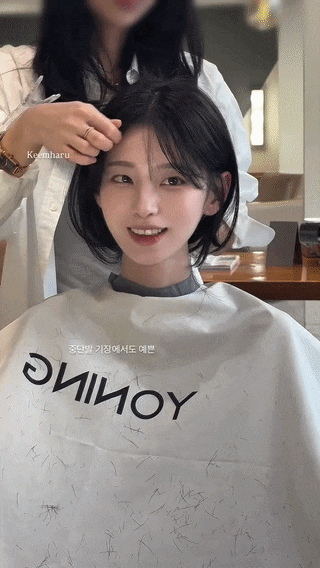  미모 상위급 여성.gif
