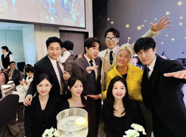   신화 이민우 결혼식 현장! 아이돌에서 '가족'이 된 28년 우정의 페이지