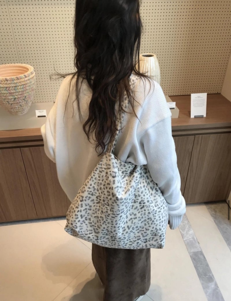 Song Hye-kyo's Leopard Print Bag? A Wishlist of Leopard Print Bags Perfect for a Statement