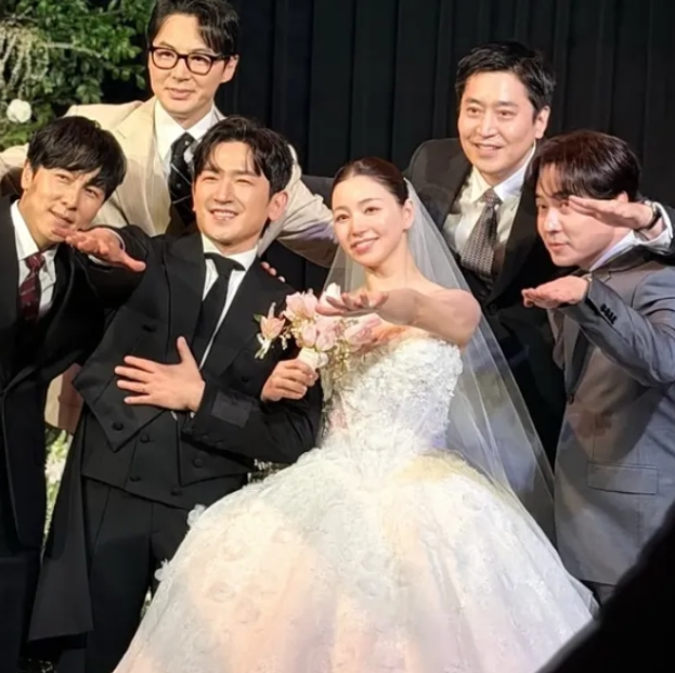 건물도 팔고, 결혼식도 불참.. 신혜성 지금 어디 있어?