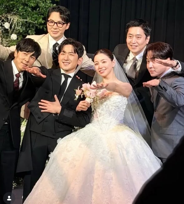이민우 결혼식 신화 멤버 화제 에릭의 후덕해진 모습에 응원 물결