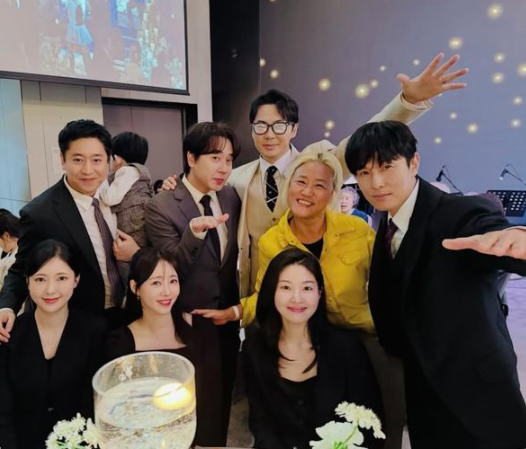 신화 이민우 드디어 장가갔다! 근데 신혜성은 어디 간 거임?