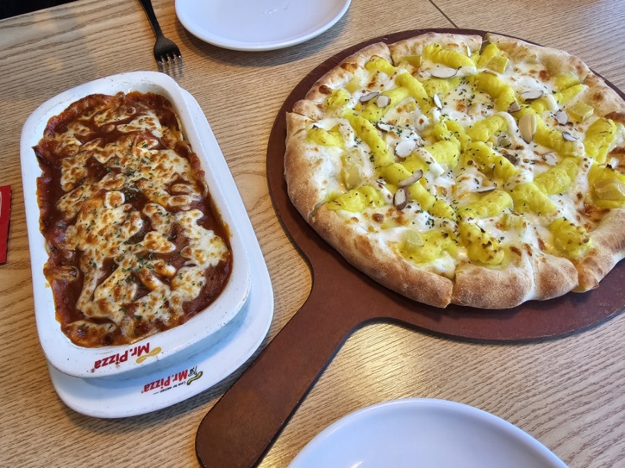 미스터피자 신방점 사진 1