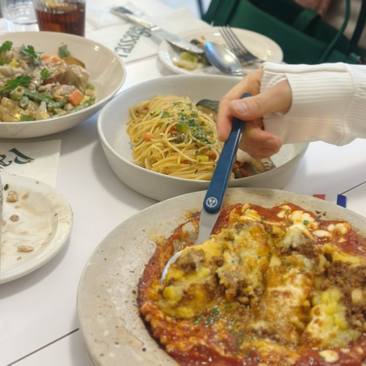  모임하기 좋은 프렌치레스토랑 파사주 파흐망티에 치킨프리카세 사보이양배추 쁘아송스파게티니 리뷰.